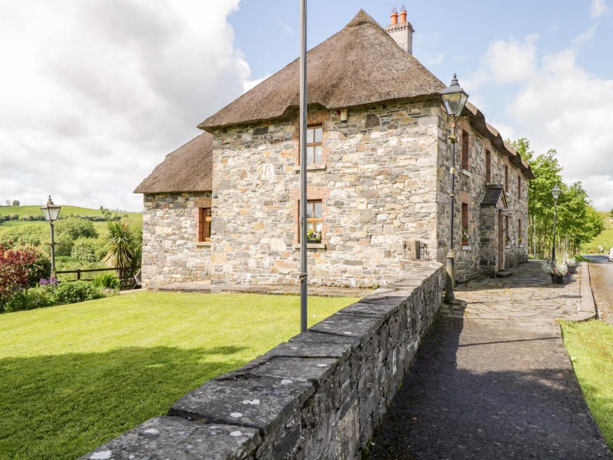 An Maide Ban Villa Cootehill ภายนอก รูปภาพ