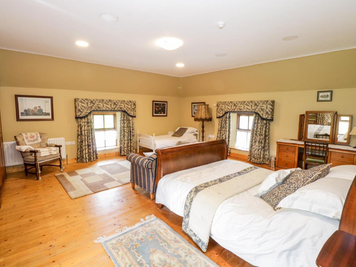 An Maide Ban Villa Cootehill ภายนอก รูปภาพ