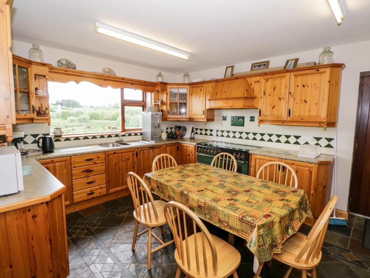 An Maide Ban Villa Cootehill ภายนอก รูปภาพ