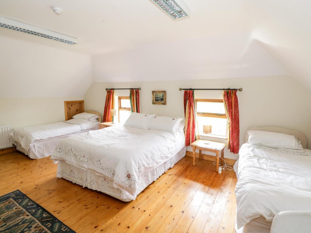 An Maide Ban Villa Cootehill ภายนอก รูปภาพ