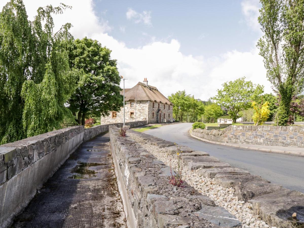 An Maide Ban Villa Cootehill ภายนอก รูปภาพ
