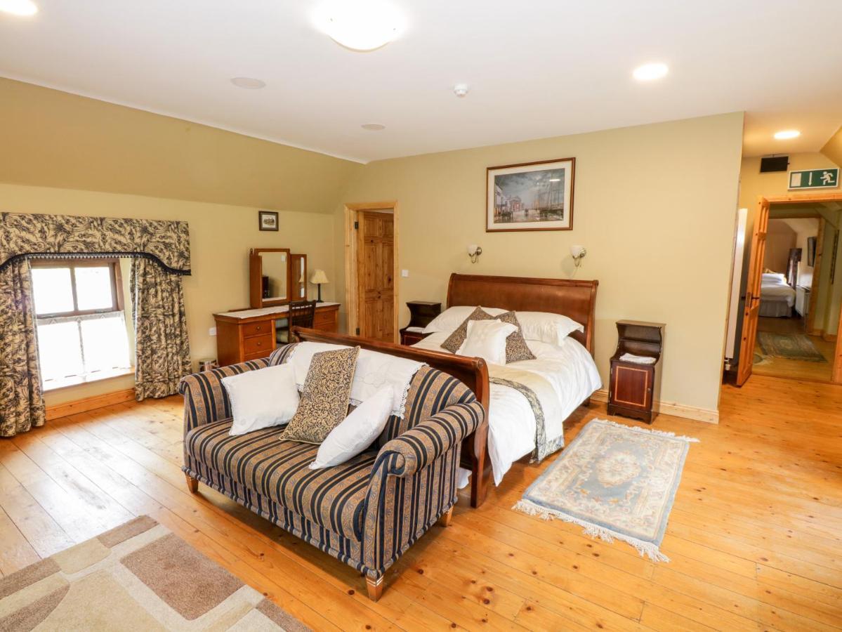 An Maide Ban Villa Cootehill ภายนอก รูปภาพ